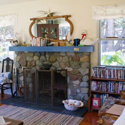 Cambria Beach Bungalow - Living Area