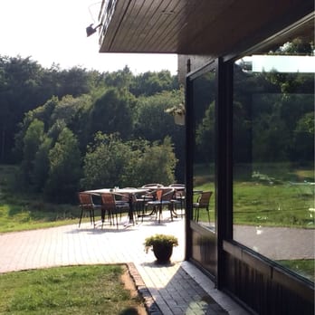 Cafe-Restaurant Am Boxberg - Blick am Restaurant vorbei auf die Terrasse - German Near Me - Aukrug, SH Cafe-Restaurant Am Boxberg - Blick am Restaurant vorbei auf die Terrasse - German Near Me - Aukrug, SH