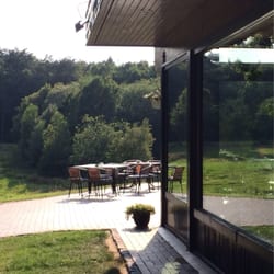 Cafe-Restaurant Am Boxberg - Blick am Restaurant vorbei auf die Terrasse