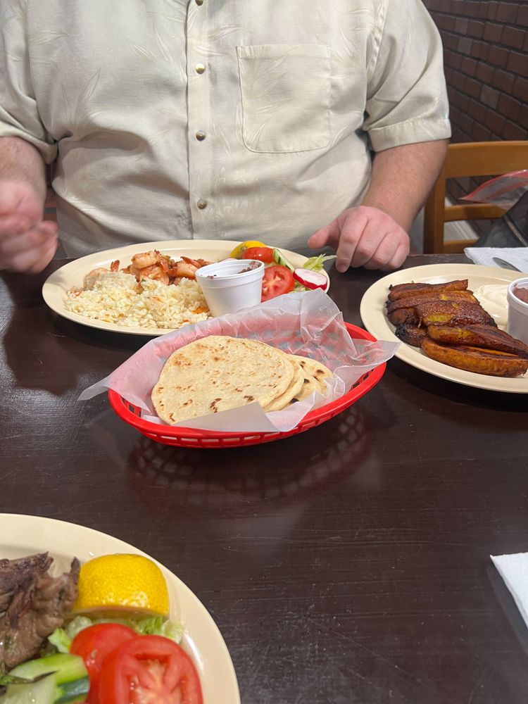 Restaurante y Pupuseria Lemus