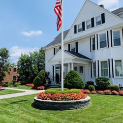 H.L. Farmer & Sons Bradford Funeral Home