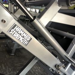 Anytime Fitness - Hammer Strength equipment