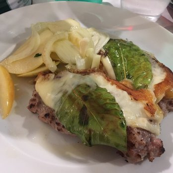 Mimí - Sausage and smoke provolone with an apple and fennel salad. - Napoletana Near Me - Ravello, SA