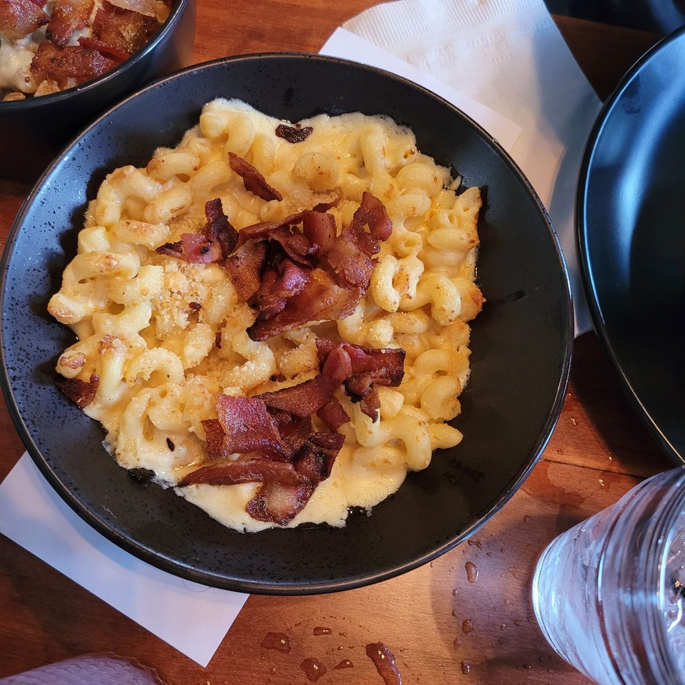 The Garage - Mac n cheese with bacon. - Seafood Near Me - Ocean Shores, Washington