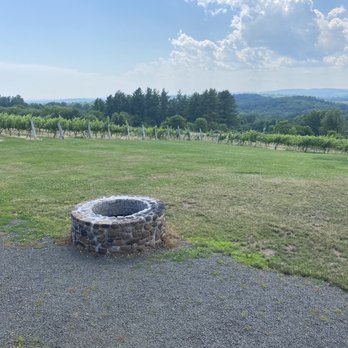 Gouveia Vineyards - Views - Wineries Near Me - Wallingford, Connecticut