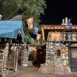 Pirate's Cove - Waiting area
