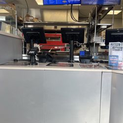 Domino's Pizza - Only ONE employee working