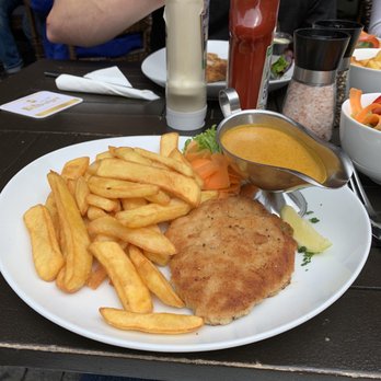Scotch 'n' Soda - Schnitzel with lime and masala sauce, accompanied by french fries - Gastropubs Near Me - Wiesbaden, HE
