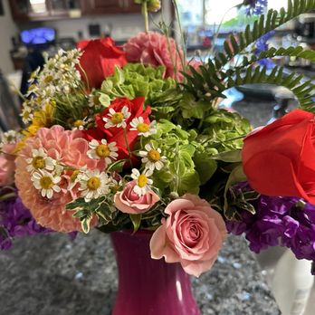 Stadium Flowers - Florists Near Me - Lynnwood, Washington Stadium Flowers - Florists Near Me - Lynnwood, Washington