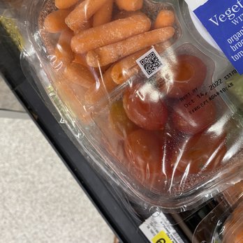 Albertsons - Moldy carrots and tomatoes - Grocery Near Me - Spring Valley, California