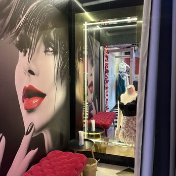 Jada Loft Boutique - Dressing Room - Women's Clothing Near Me - Reno, Nevada