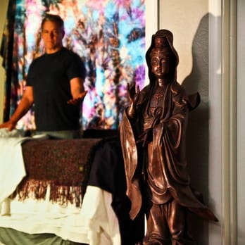 Qiworks - Al Perry in traetment room. - Massage Therapy Near Me - San Jose, California Qiworks - Al Perry in traetment room. - Massage Therapy Near Me - San Jose, California