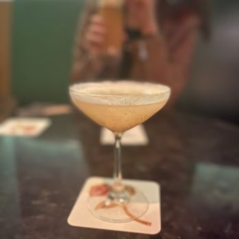 Enchanted Rose - Lounges Near Me - Lake Buena Vista, Florida