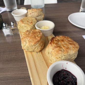 Turn Restaurant - Biscuit Flight - Breakfast & Brunch Near Me - St. Louis, Missouri