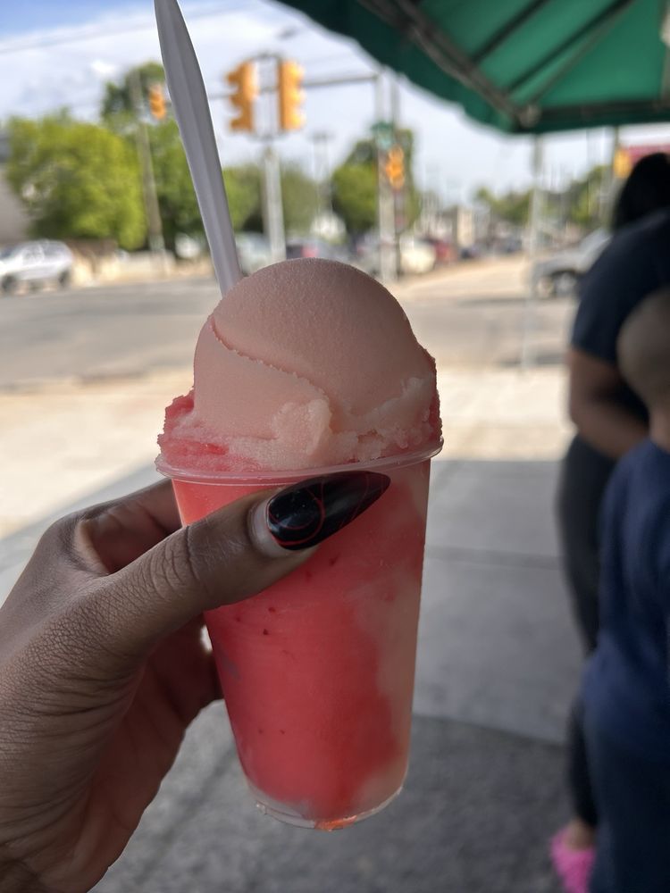 Morrone's Water Ice Logo