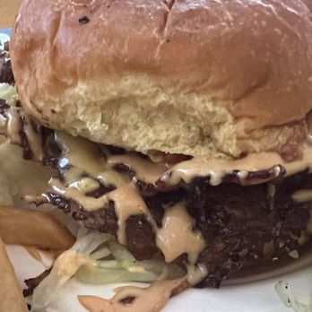 For The Win - Cheeseburger with bacon - Burgers Near Me - Whittier, California