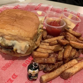 Good Stuff Eatery - Obama burger - Burgers Near Me - Arlington, Virginia Good Stuff Eatery - Obama burger - Burgers Near Me - Arlington, Virginia