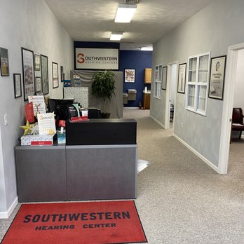 Southwestern Hearing Centers - Reception area staffed by patient care coordinator. - Hearing Aid Providers Near Me - Waterloo, Illinois Southwestern Hearing Centers - Reception area staffed by patient care coordinator. - Hearing Aid Providers Near Me - Waterloo, Illinois