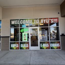 Exterior outside entrance of RYU’S SMOKE & VAPE - El Mirage, Arizona Exterior outside entrance of RYU’S SMOKE & VAPE - El Mirage, Arizona