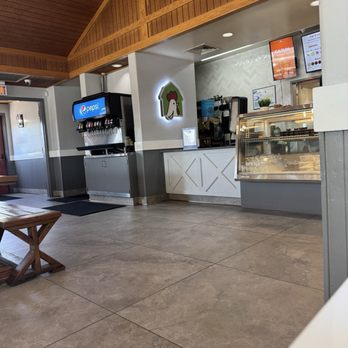 The Chicken Barn - Interior - American Near Me - Modesto, California