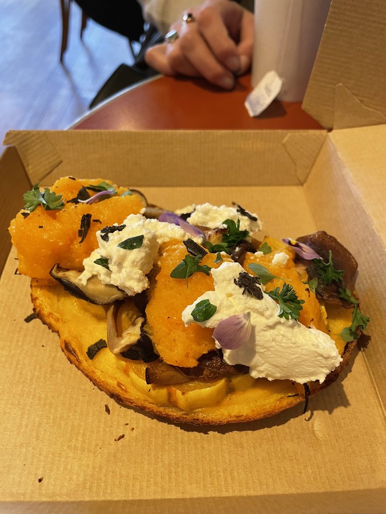 HITCHCOCK Updated October 2024 7861 NE Day Rd W