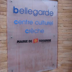 Centre culturel Bellegarde - Plaque du centre culturel bellegarde