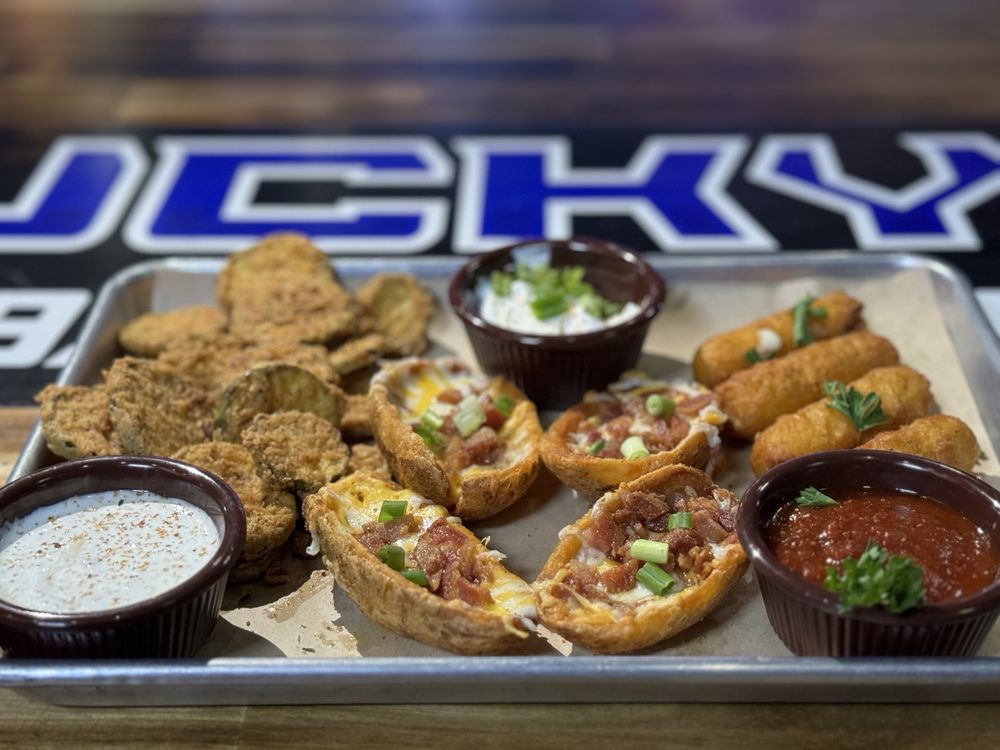 Lucky’s bar And Grill Image