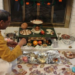 Hindu Priest - Shirish Ayachit