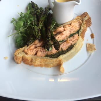Rose & Crown - Healthy eating - Hotels Near Me - London, XGL