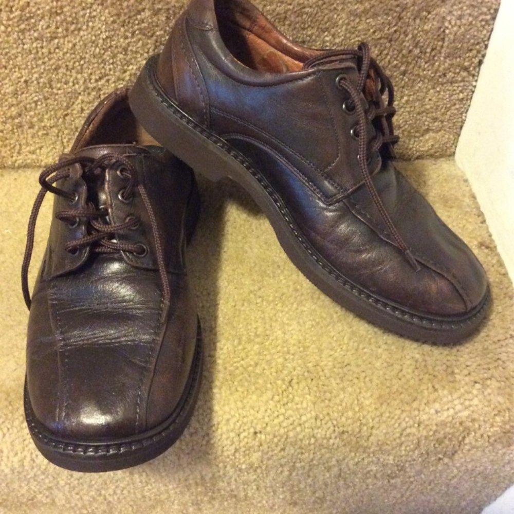 Fox Valley Shoe Repair - Just like brand new! - Shoe Stores Near Me - Aurora, Illinois Fox Valley Shoe Repair - Just like brand new! - Shoe Stores Near Me - Aurora, Illinois