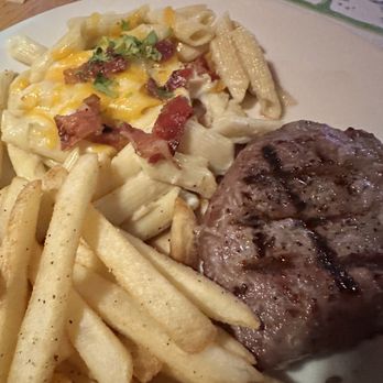 Applebee's Grill + Bar - 6 oz. Top Sirloin* - Burgers Near Me - McKinney, Texas
