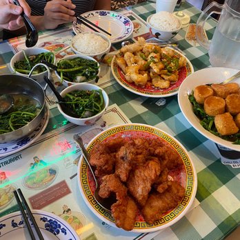 Ken Kee - (Clockwise) Water Cress with Dace Fish Ball, Salt & Pepper Fish Fillet, Japanese Egg Tofu with Pea Tips, and Thousand Island Sauce Pork Chop - Seafood Near Me - Chicago, Illinois Ken Kee - (Clockwise) Water Cress with Dace Fish Ball, Salt & Pepper Fish Fillet, Japanese Egg Tofu with Pea Tips, and Thousand Island Sauce Pork Chop - Seafood Near Me - Chicago, Illinois