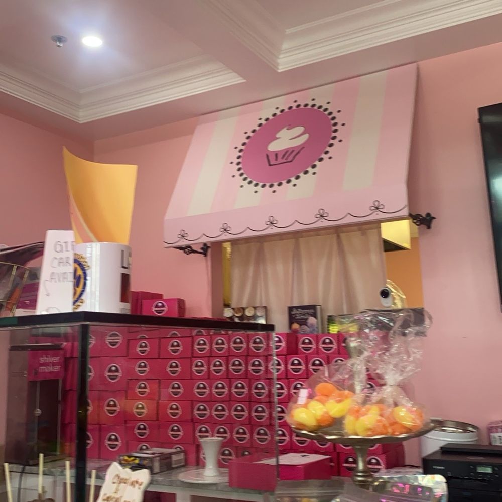Smallcakes - Cupcakes Near Me - Western Springs, Illinois Smallcakes - Cupcakes Near Me - Western Springs, Illinois