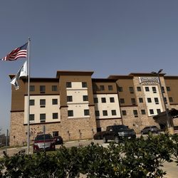 Staybridge Suites Lake Jackson - Front