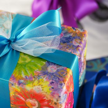 Culinary Apple - We gift wrap complimentary - let us help make that gift extra special. - Kitchen & Bath Near Me - Chelan, Washington Culinary Apple - We gift wrap complimentary - let us help make that gift extra special. - Kitchen & Bath Near Me - Chelan, Washington