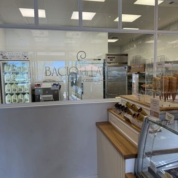 Bacio di Latte - Gelato Near Me - Newport Beach, California