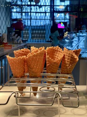 Honeysuckle Gelato Ponce City Market by null