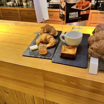 Bertiz - Cafeteria Near Me - Getxo, BI