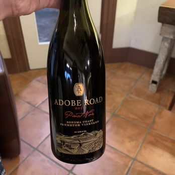 Adobe Road Wines - Pinot noir - Wine Tasting Room Near Me - Petaluma, California