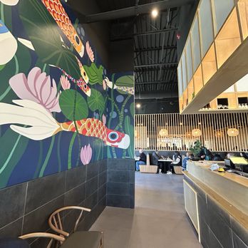 Oishii Sushi - Sushi bar/waiting area - Japanese Near Me - Lake Elmo, Minnesota