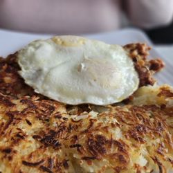 Masters Pancake House - Corn Beef Hash n eggs