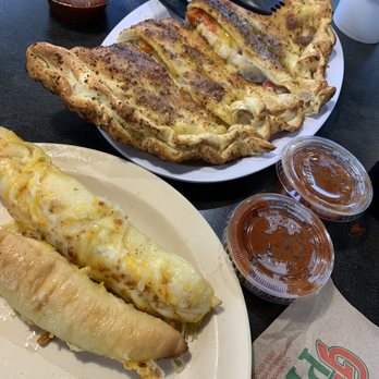 Gambino's Pizza - This is my medium mushroom, roasted pepper and tomato calzone. - Pizza Near Me - Emporia, Kansas Gambino's Pizza - This is my medium mushroom, roasted pepper and tomato calzone. - Pizza Near Me - Emporia, Kansas