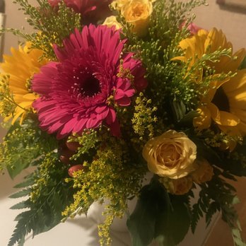 HK Flowers - Designers choice - Florists Near Me - Winnetka, California HK Flowers - Designers choice - Florists Near Me - Winnetka, California
