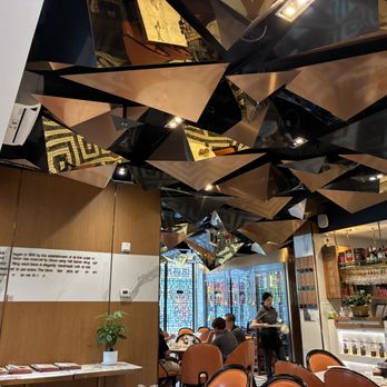 Gou Bu Li - Interior - Chinese Near Me - Toronto, Ontario Gou Bu Li - Interior - Chinese Near Me - Toronto, Ontario