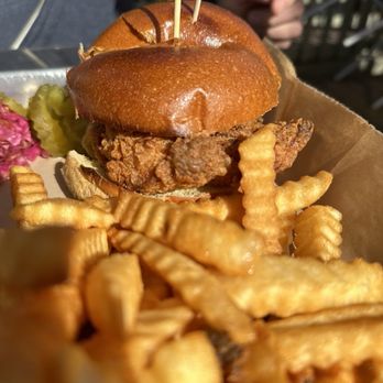 Hopulent - Fried Buttermilk Chicken Sandwich - Cafes Near Me - Vallejo, California Hopulent - Fried Buttermilk Chicken Sandwich - Cafes Near Me - Vallejo, California