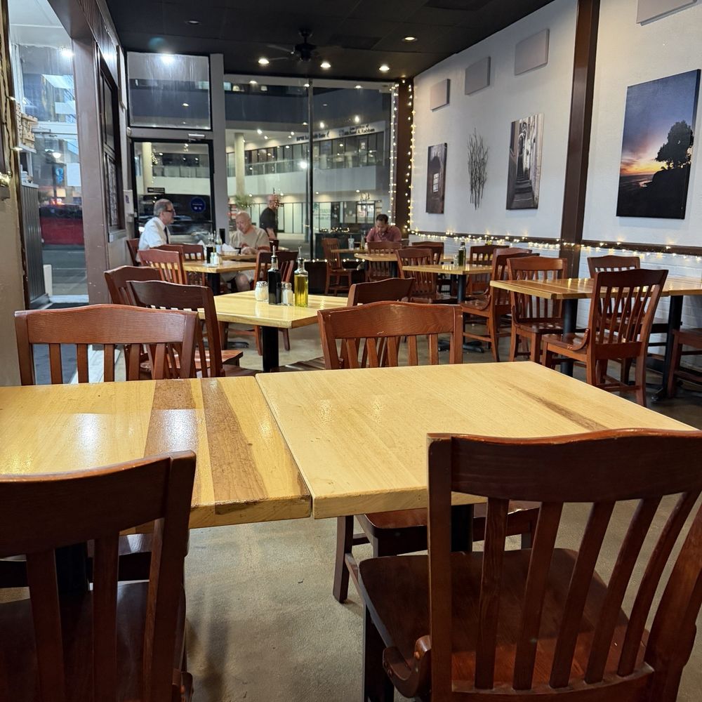 Fabrocini's Italian Kitchen - Inside of restaurant - Italian Near Me - Tarzana, California Fabrocini's Italian Kitchen - Inside of restaurant - Italian Near Me - Tarzana, California