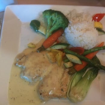 Bistro 800 - Lemon Herb Chicken - New American Near Me - Glendale, California Bistro 800 - Lemon Herb Chicken - New American Near Me - Glendale, California