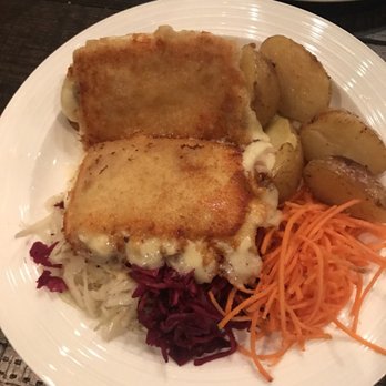 Gyllene Prag - Restaurants Near Me - Göteborg, O