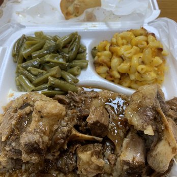 Big Daddy's Kitchen - Oxtails, Macaroni and cheese, and Green beans - Soul Food Near Me - Atlanta, Georgia Big Daddy's Kitchen - Oxtails, Macaroni and cheese, and Green beans - Soul Food Near Me - Atlanta, Georgia