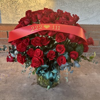 Lorena’s Flowers - 100 roses in vase - Flowers & Gifts Near Me - Chino, California